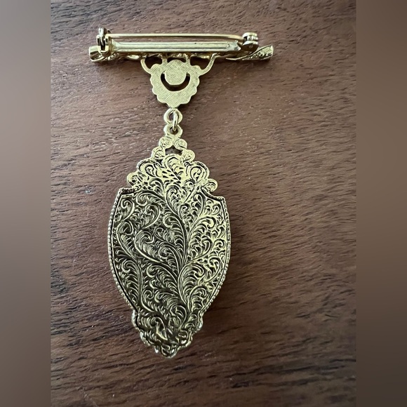 Vintage Cameo Brooch with Rhinestone Accents - Gold Tone - Picture 2 of 3